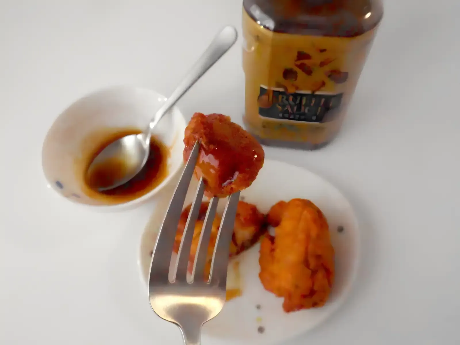 トリュフソースをかけたからあげ